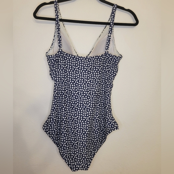 Nip Tuck One Piece Swimsuit With Tummy Control And Adjustable Straps 8 - Picture 6 of 11
